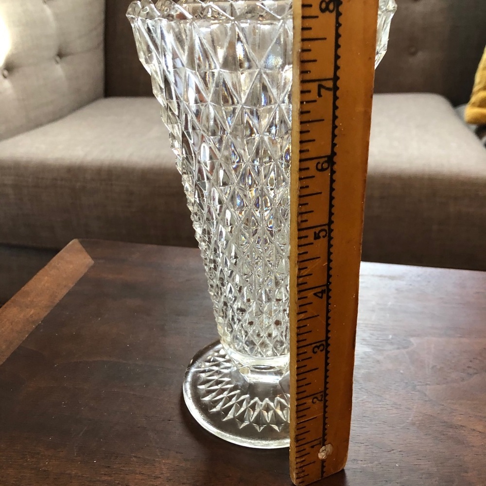 Vintage diamond cut sawtooth vase - Picture 6 of 7